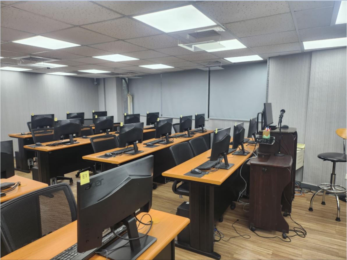 北車電腦教室｜三鐵共構、專人管理安全、設備機能超級佳