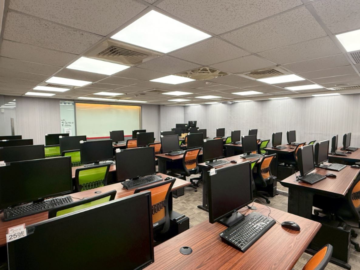 高雄電腦教室｜高雄火車站前、專人管理、設備新、專業度高