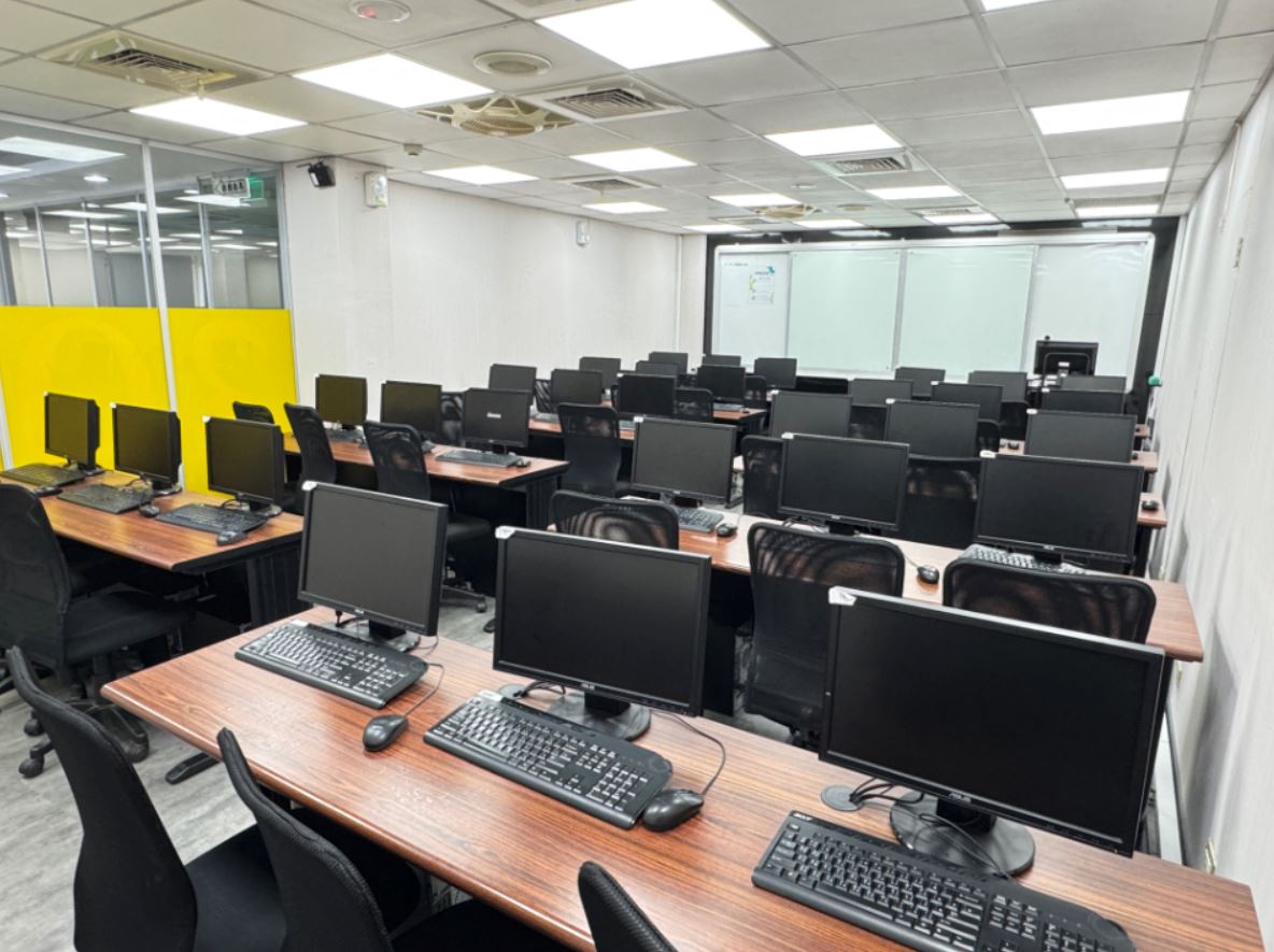 台中公益電腦教室｜西區核心、專人管理、設備新、機能超級佳
