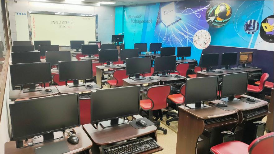 台南電腦教室｜台南站前、專人管理、設備新、考照首選場地